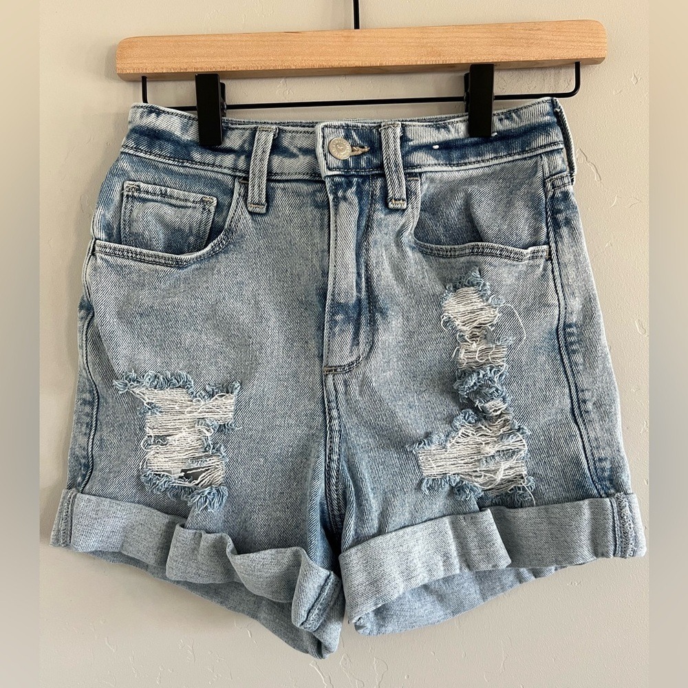 Hollister Curvy Ultra High Rise Mom Distressed‎ Denim Shorts
